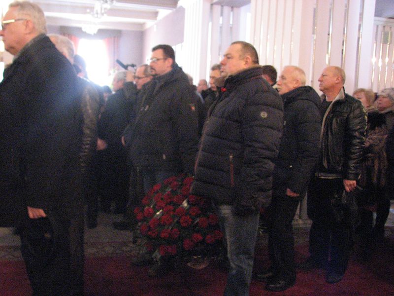 Запоріжці провели в останню путь видатного земляка Петра Ваната