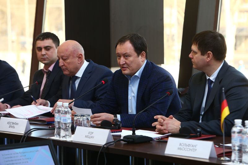 Розв’язання проблеми працевлаштування вимушених переселенців зацікавлені сторони шукають у діалозі