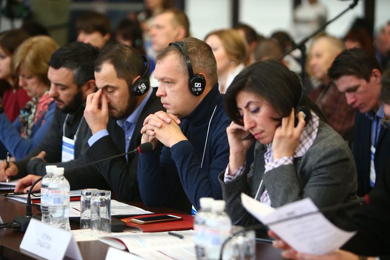 Розв’язання проблеми працевлаштування вимушених переселенців зацікавлені сторони шукають у діалозі