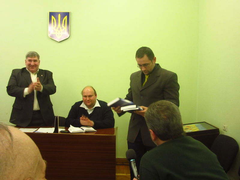 Козацький рух опору підтримують письменники та поети