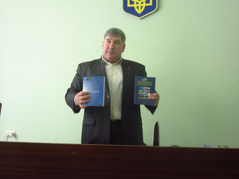 Козацький рух опору підтримують письменники та поети