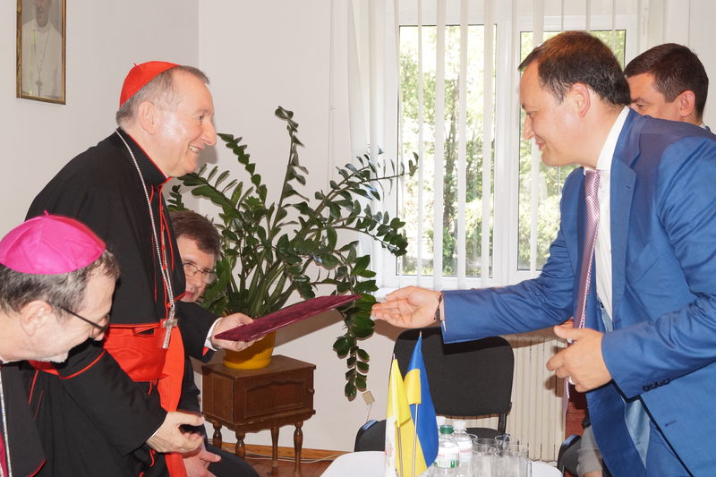 «Папа для України» розподіляє мікрогранти між вимушеними переселенцями зі Сходу України