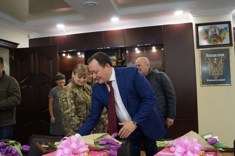 Напередодні 8 Березня Костянтин Бриль нагородив відзнаками жінок-військовослужбовців