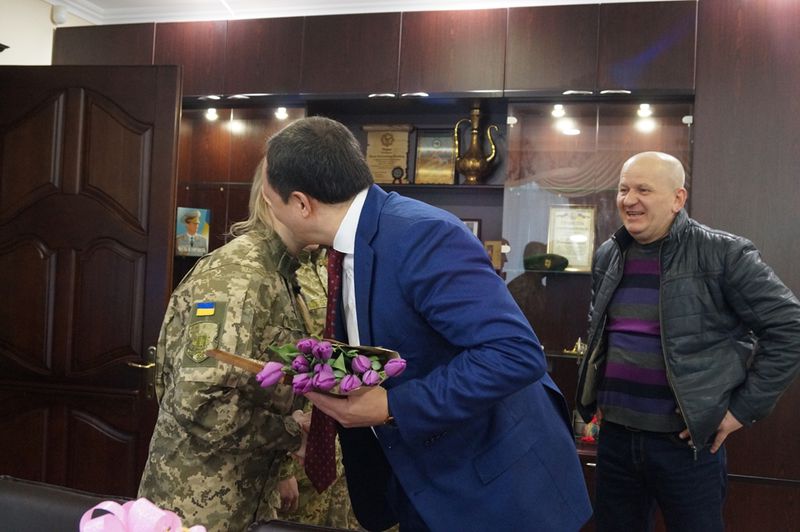 Напередодні 8 Березня Костянтин Бриль нагородив відзнаками жінок-військовослужбовців