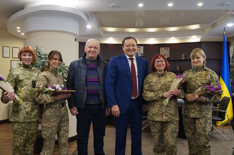 Напередодні 8 Березня Костянтин Бриль нагородив відзнаками жінок-військовослужбовців