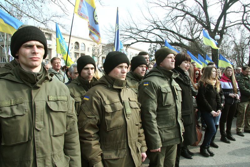 Пам’ять воїнів-добровольців вшанували на Алеї захисників України