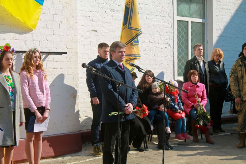 У Василівці відкрили меморіальну дошку герою-земляку