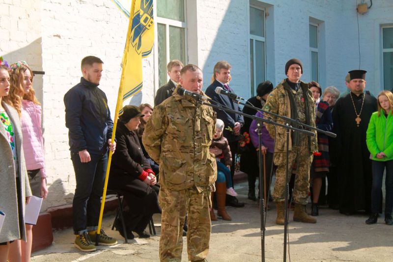 У Василівці відкрили меморіальну дошку герою-земляку