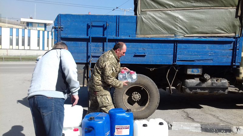 Обласна влада та волонтери допомагають артилеристам облаштувати побут