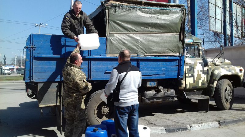 Обласна влада та волонтери допомагають артилеристам облаштувати побут