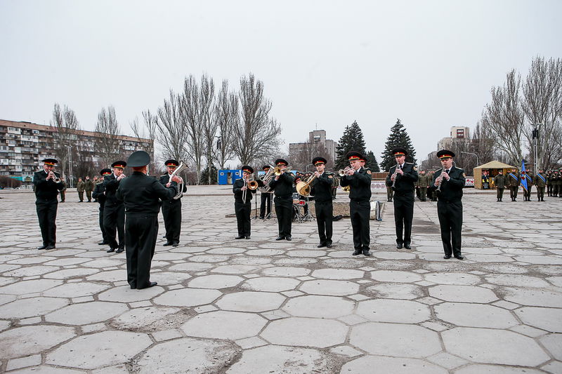 Гвардійці урочистим маршем відзначили своє професійне свято