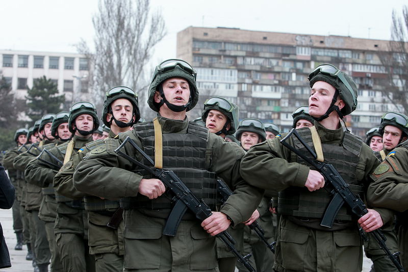 Гвардійці урочистим маршем відзначили своє професійне свято