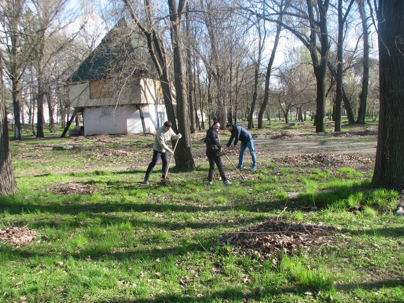 Запоріжці вийшли на перший у цьому році суботник