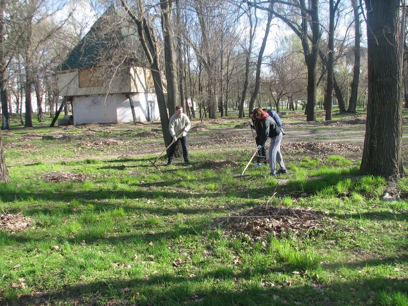 Запоріжці вийшли на перший у цьому році суботник