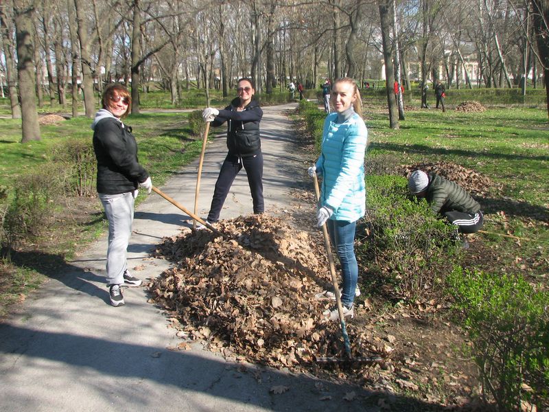 Запоріжці вийшли на перший у цьому році суботник