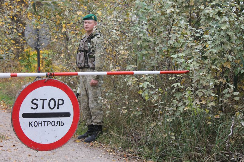 Бердянські прикордонники попереджають про додаткові режимні обмеження на  святковий період