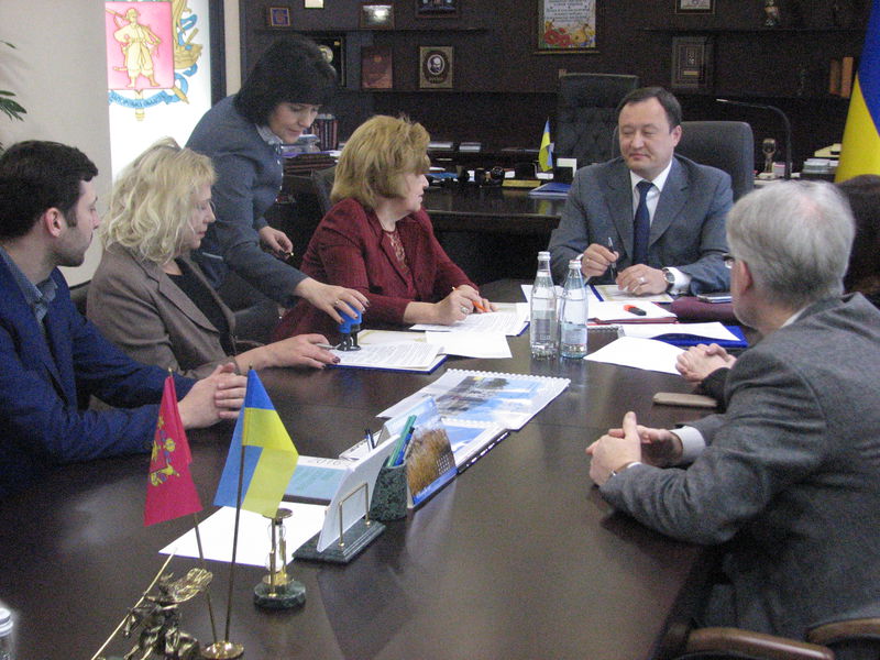 Запорізька облдержадміністрація розвиватиме децентралізацію спільно з науковцями