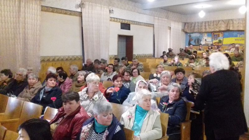 Солдатські матері отримали підтримку та подарунки від обласної влади