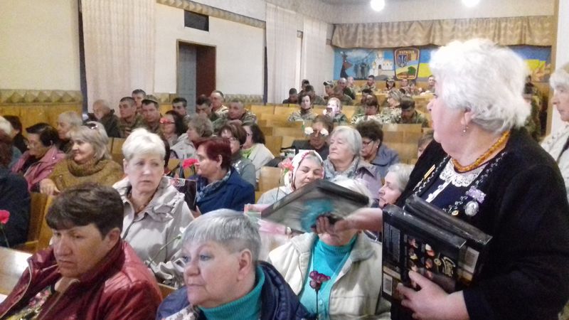 Солдатські матері отримали підтримку та подарунки від обласної влади