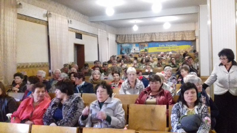 Солдатські матері отримали підтримку та подарунки від обласної влади
