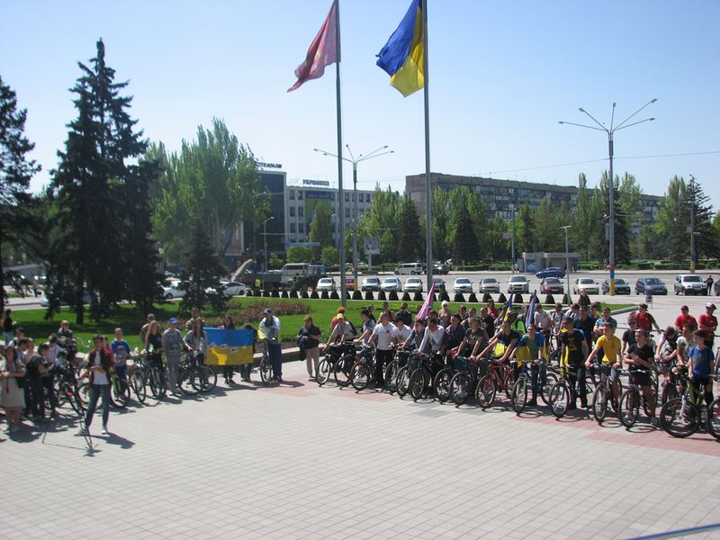 Велоестафета до Дня Перемоги об’єднала спортсменів, учнів та участників АТО