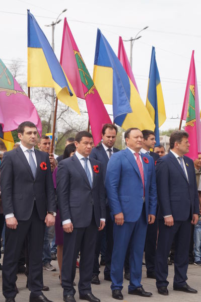 Запоріжці відзначають День пам’яті та примирення