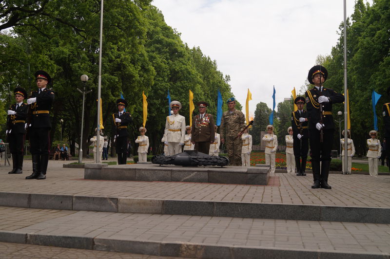 Запоріжці відзначають День пам’яті та примирення
