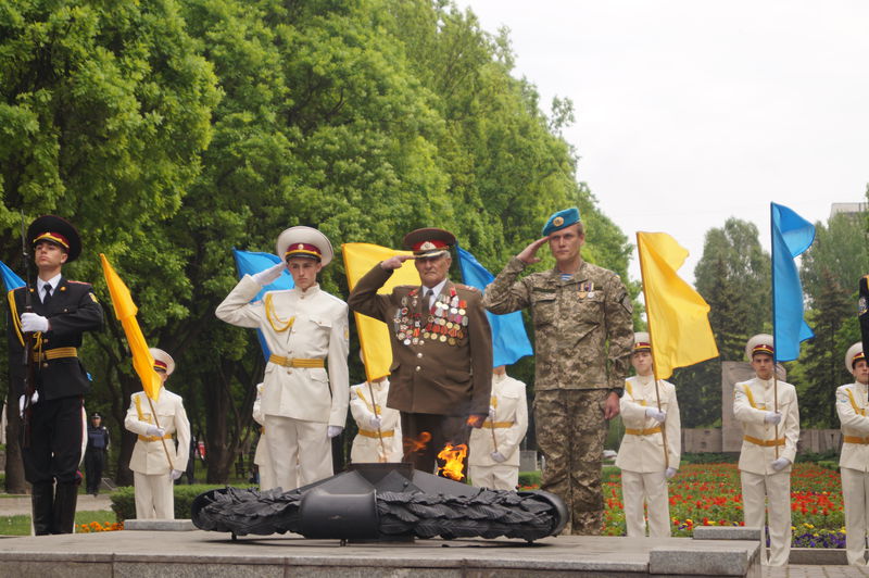 Запоріжці відзначають День пам’яті та примирення