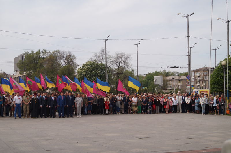 Запоріжці відзначають День пам’яті та примирення