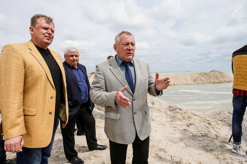 У Кирилівці розчистили пройму, яка з'єднує Молочний лиман з Азовським морем