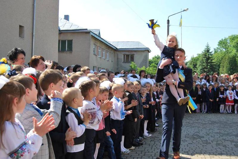 Атестати про повну середню освіту отримають майже 8 тисяч випускників шкіл