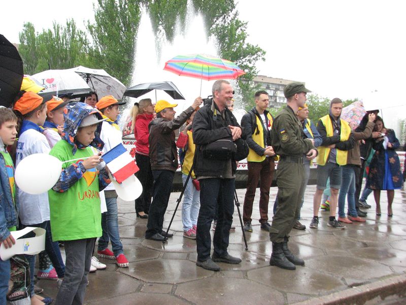 На День Європи запоріжці розгорнули великий прапор ЄС