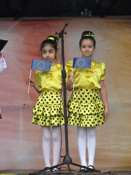 На День Європи запоріжці розгорнули великий прапор ЄС
