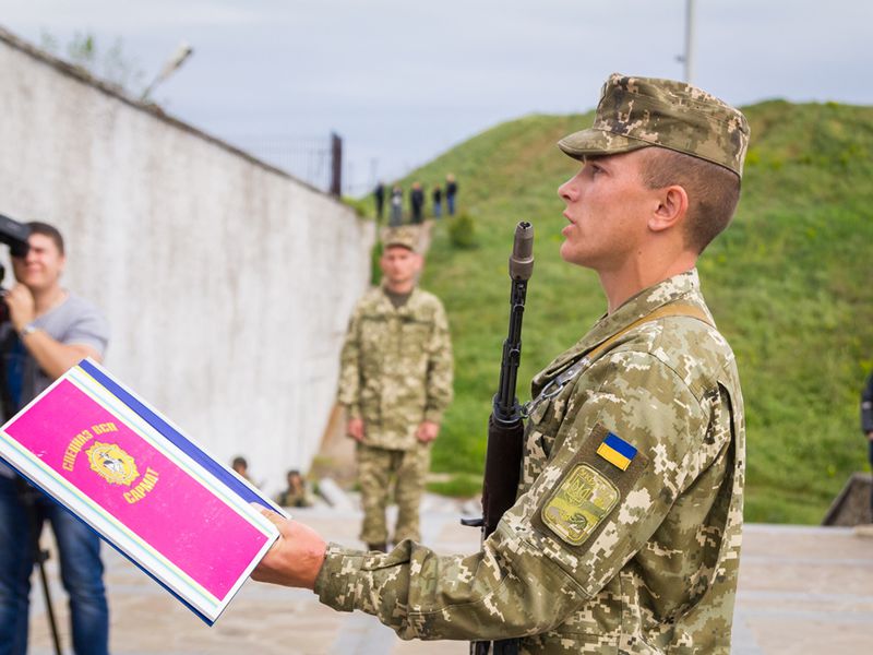 Військовослужбовці присягнули на вірність Україні