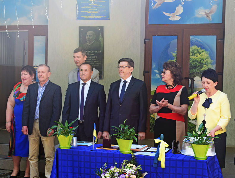 У запорізьких школах пролунав останній дзвоник