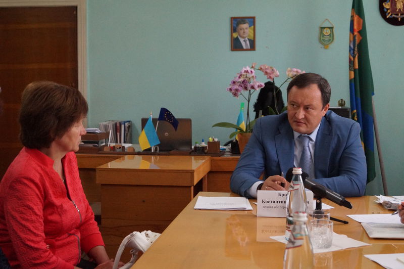 Голова облдержадміністрації взяв на особистий контроль проблеми жителів Новомиколаївки