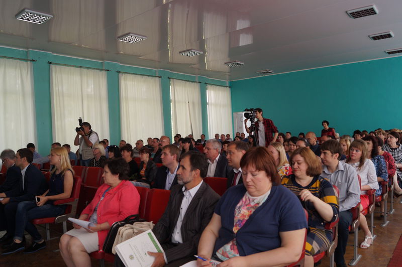 Голова облдержадміністрації взяв на особистий контроль проблеми жителів Новомиколаївки