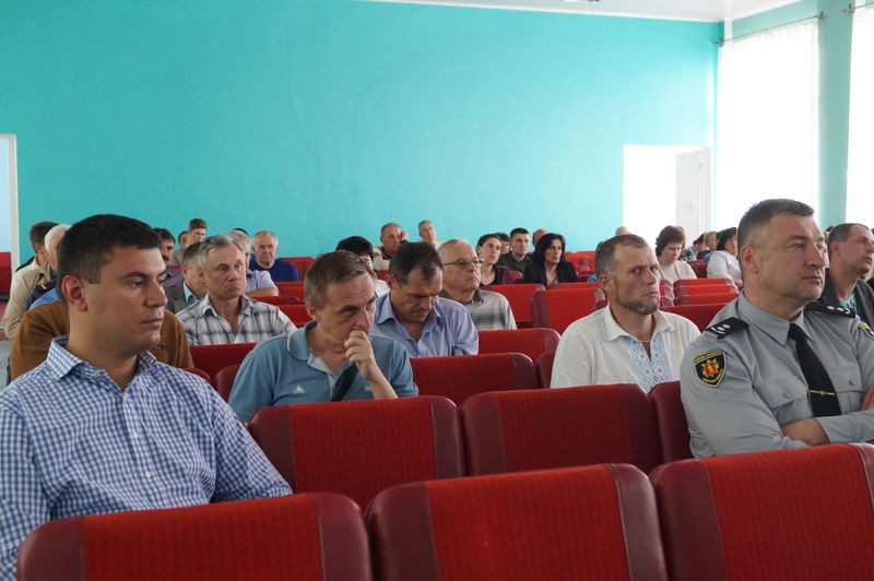 Голова облдержадміністрації взяв на особистий контроль проблеми жителів Новомиколаївки
