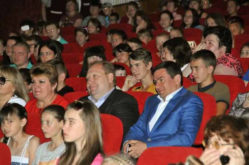 Для дітей відкрився святковий марафон