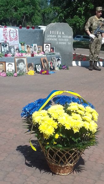 Пам'ять військовослужбовців, які загинули в  мирний час, вшанували в Запоріжжі