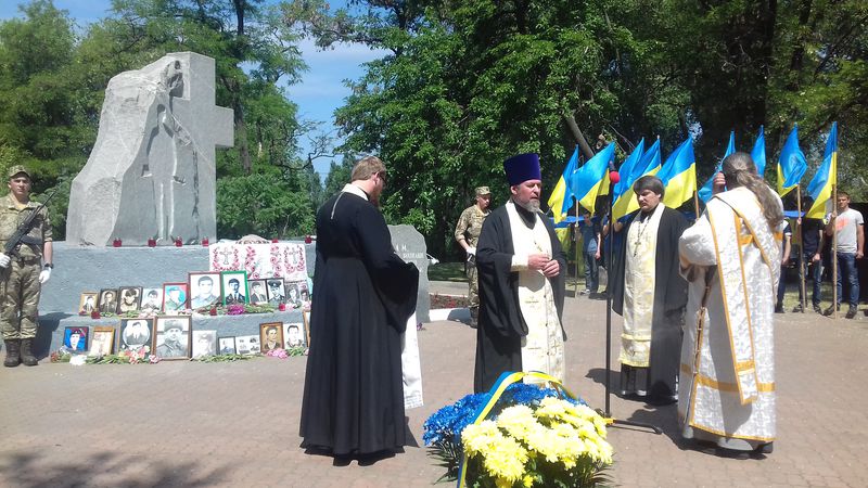 Пам'ять військовослужбовців, які загинули в  мирний час, вшанували в Запоріжжі