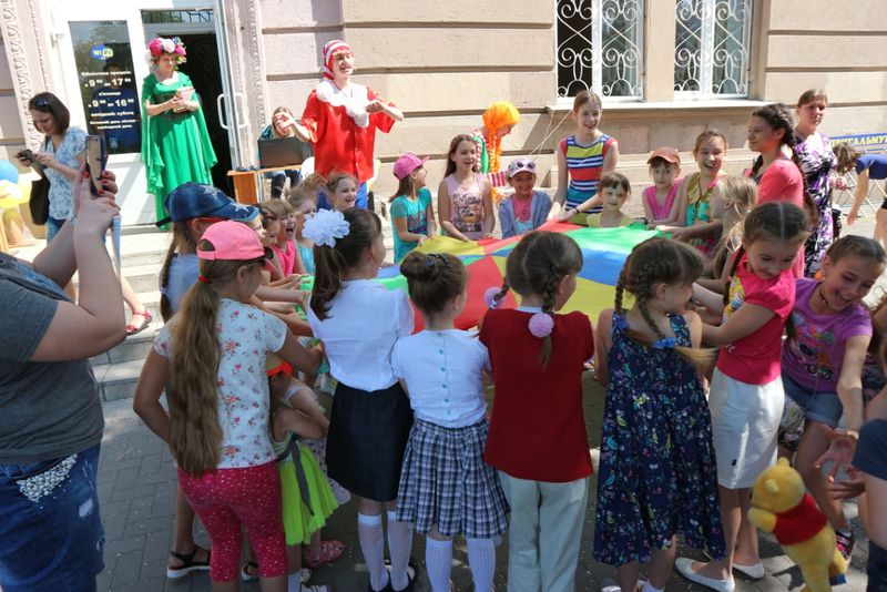 Бібліотечне літо у «Юному читачі» відкрито