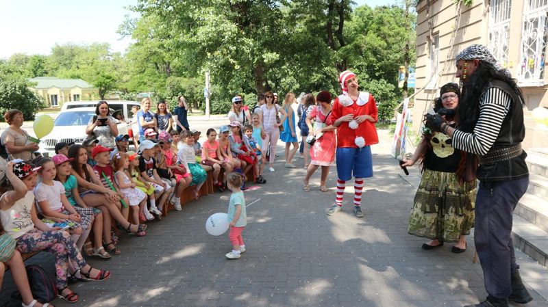 Бібліотечне літо у «Юному читачі» відкрито