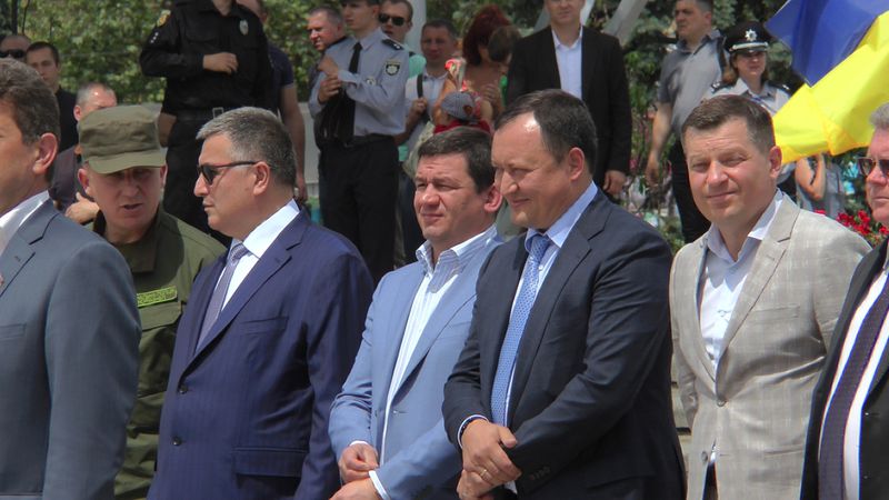 Міністр внутрішніх справ Арсен Аваков вручив запорізьким поліцейським автомобілі «Mitsubishi Outlander PHEV»