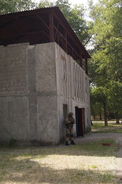 Міністр внутрішніх справ Арсен Аваков вручив запорізьким поліцейським автомобілі «Mitsubishi Outlander PHEV»