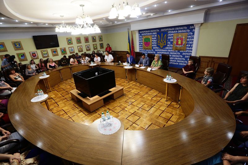 Поповнилися лави жінок, яким присвоєно почесне звання  «Мати-героїня»