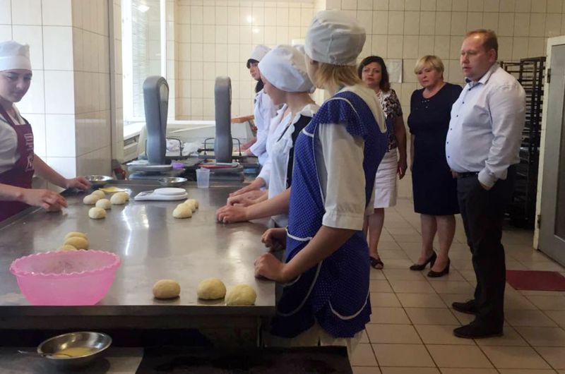 Приклад Михайлівського вищого професійного училища з підготовки робітничих кадрів треба поширювати в області