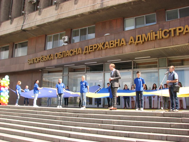 Запоріжці долучились до святкування старту безвізового режиму з ЄС