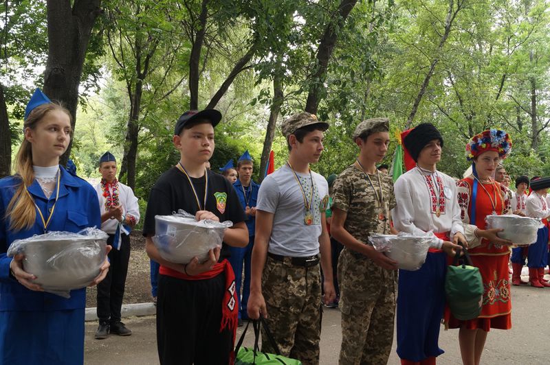 Переможці військово-патріотичної спортивної гри «Сокіл» («Джура») отримали нагороди влади