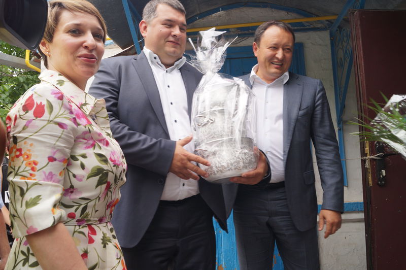 Жителі селища Приазовське радіють відкриттю газопроводу